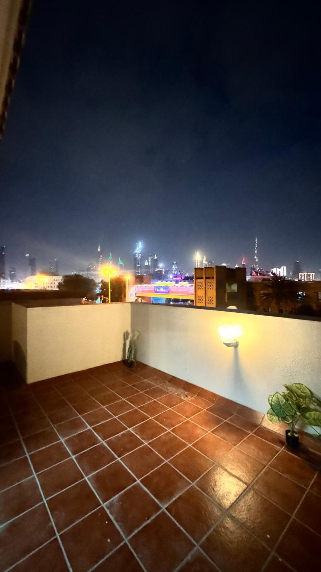Hotel White House Dubai Esterno foto